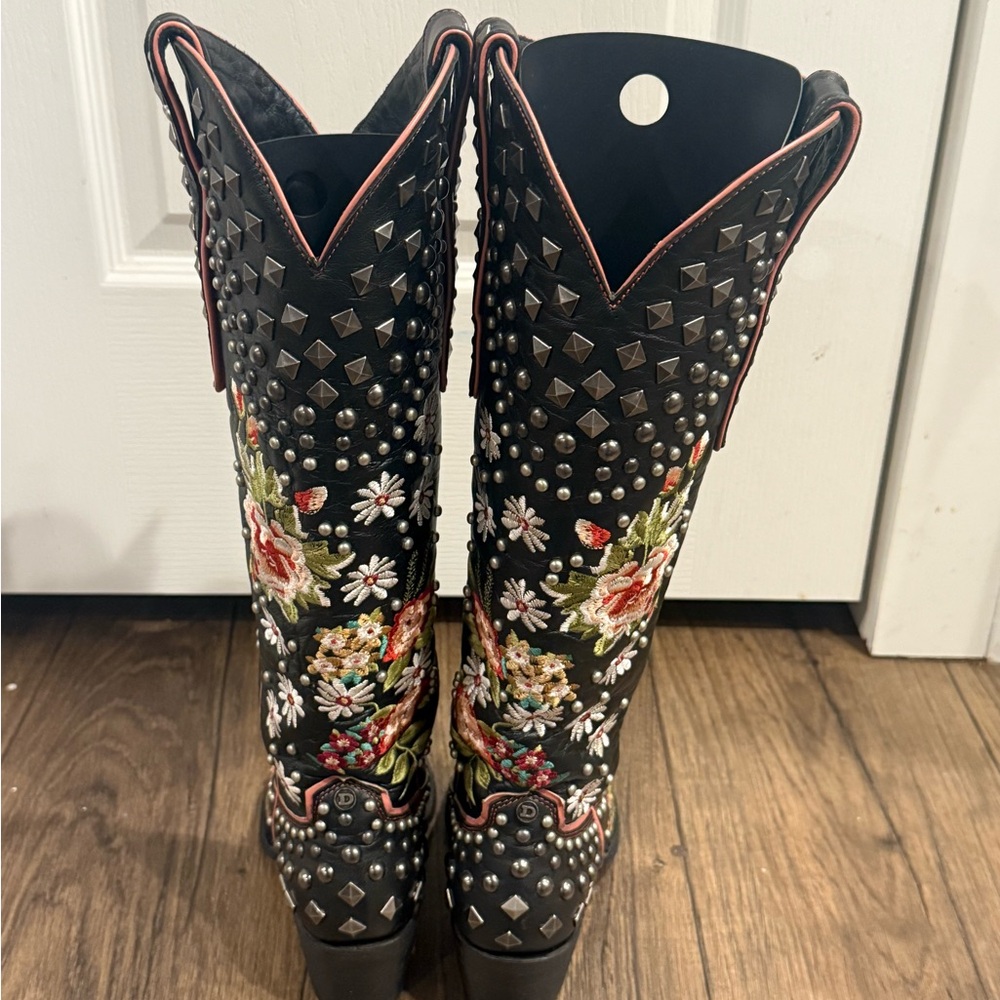 Double D by Old Gringo Backwoods Barbie Black Embroidered Studs - Picture 2 of 11